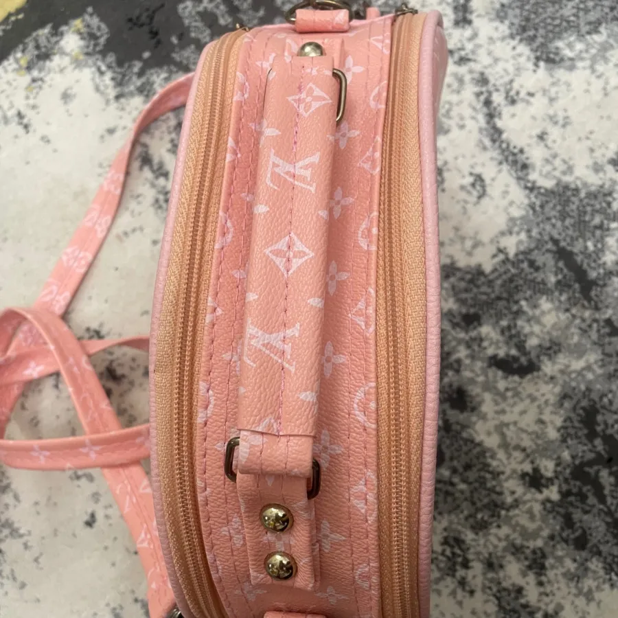 کیف صورتی لویی ویتون