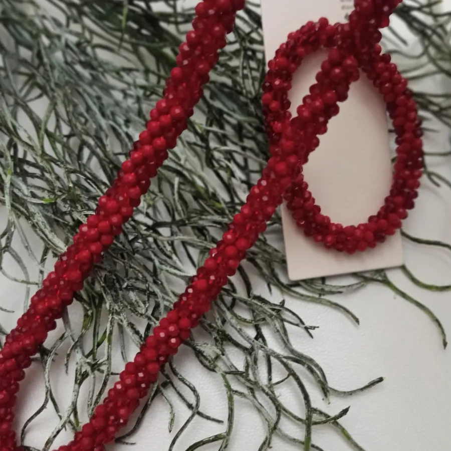 گردنبند و دستبند اکسسوری