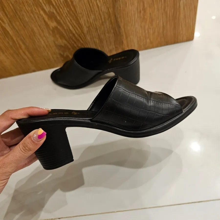 صندل مشکی پاشنه بلند