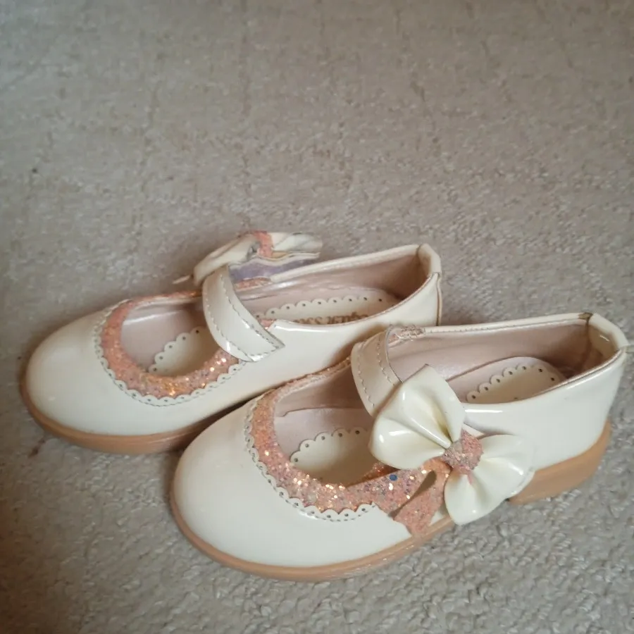 کفش دخترونه