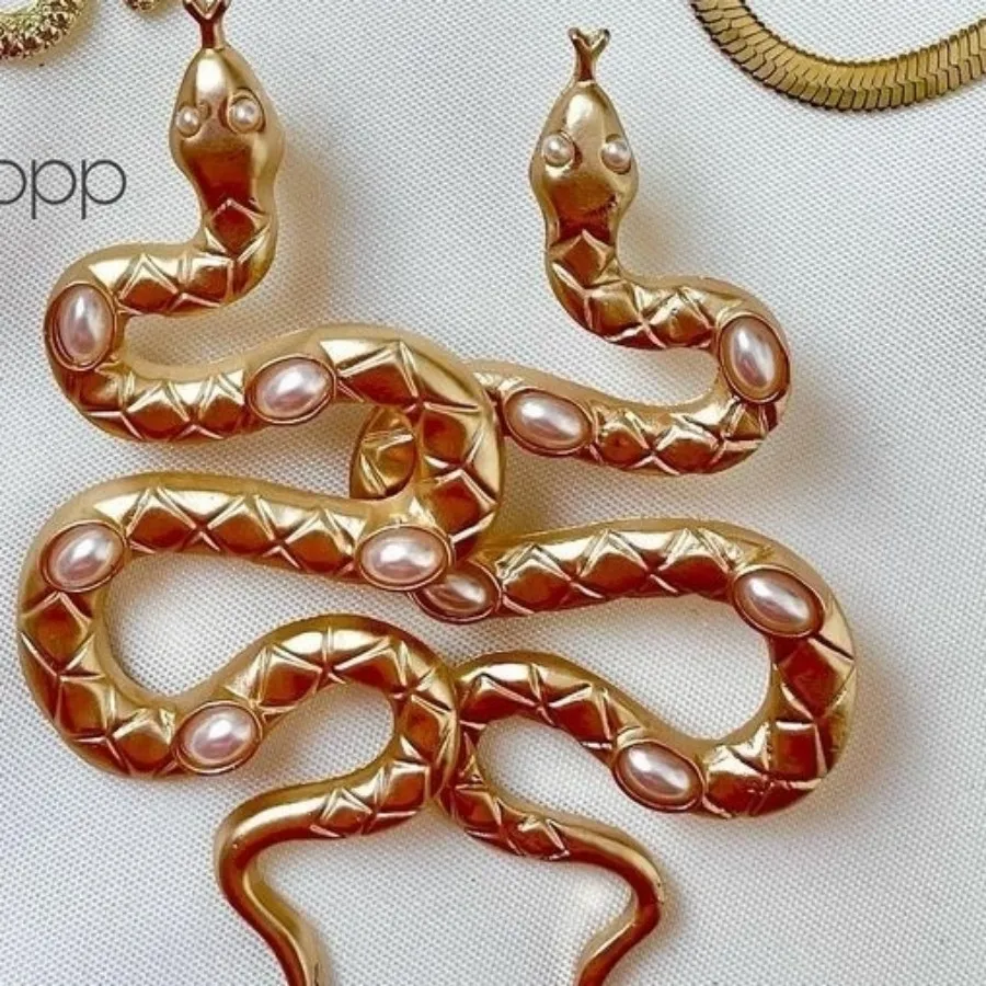 گوشواره مار بزرگ نگین دار