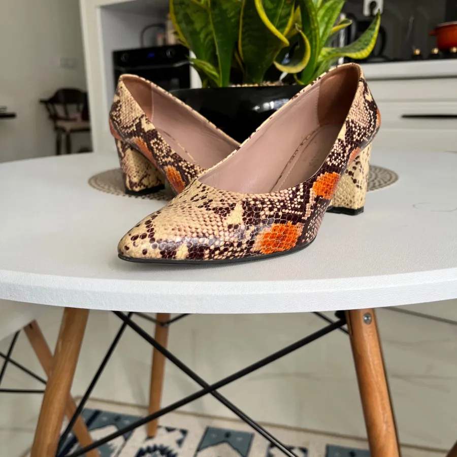 کفش چرم منط