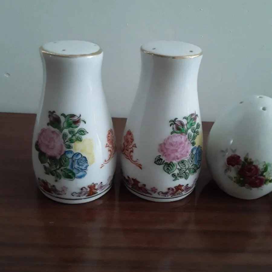 نمک پاش قدیمی