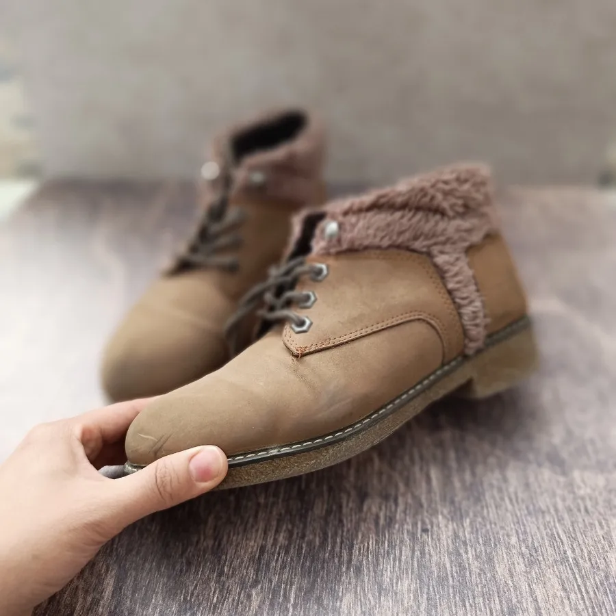 نیم بوت شکلاتی