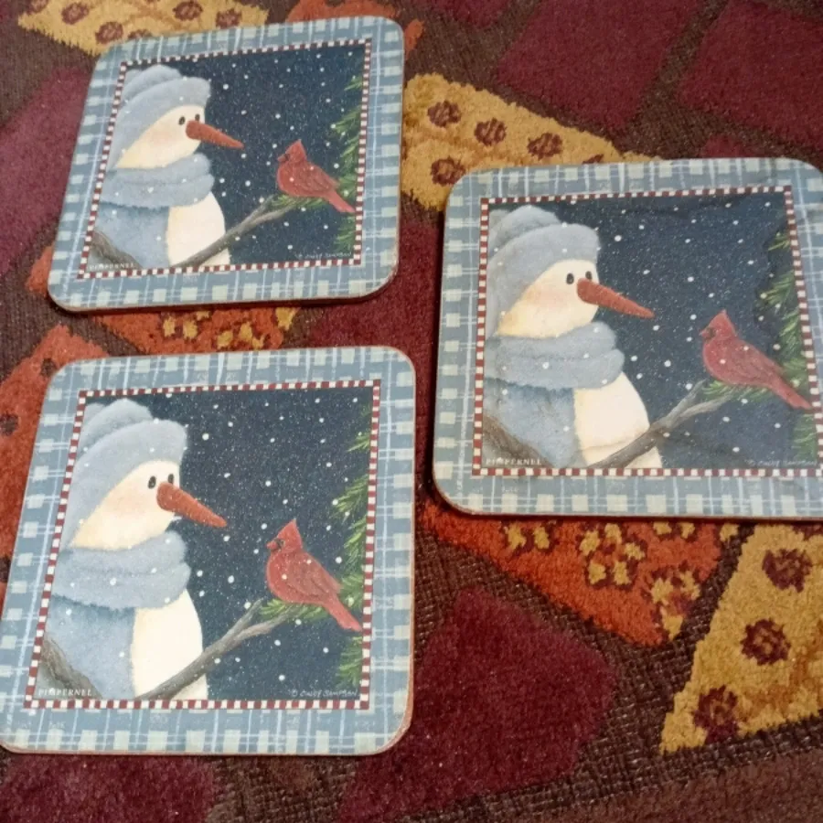 زیرلیوانی آدم برفی