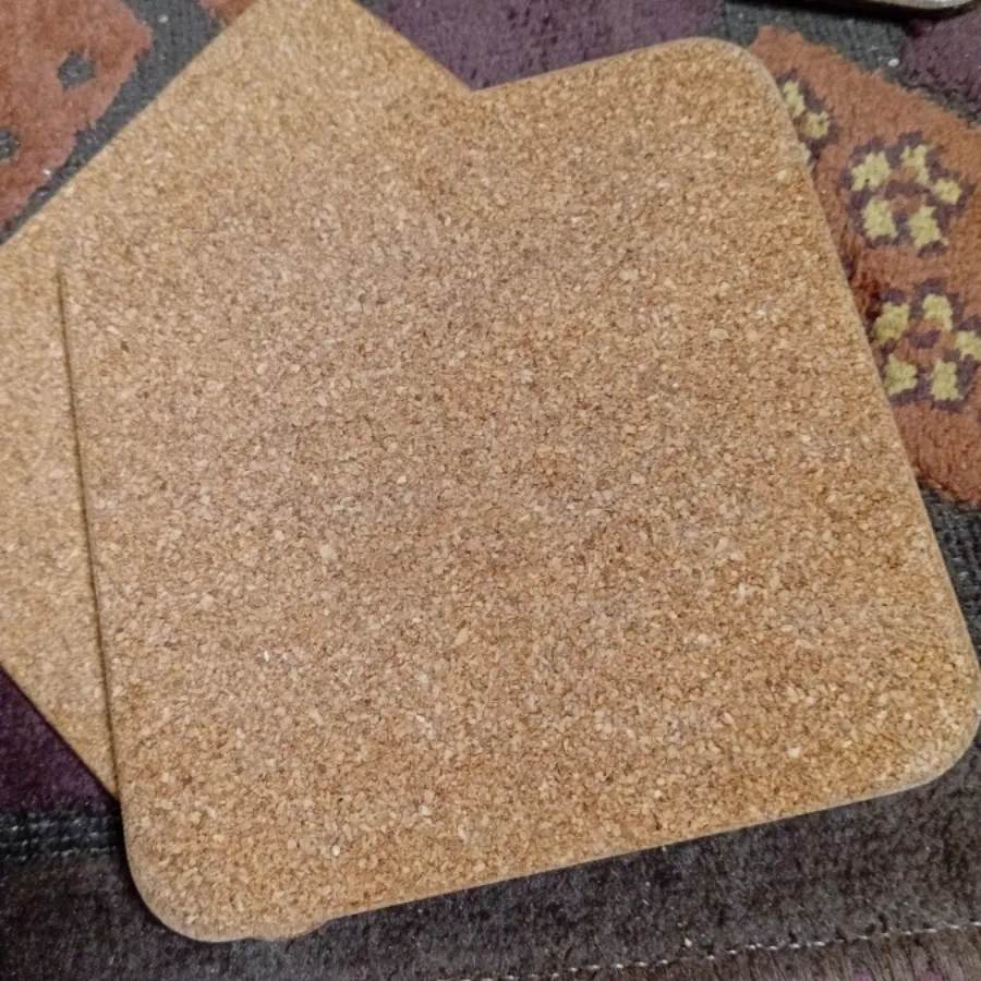 زیرلیوانی آدم برفی