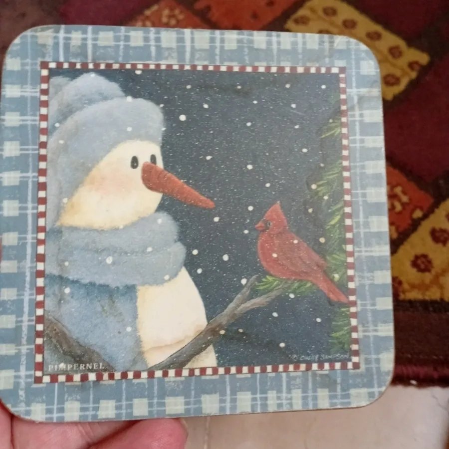 زیرلیوانی آدم برفی