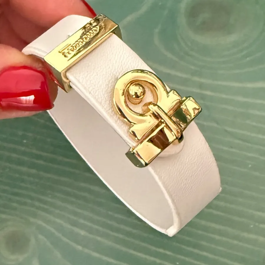 دستبند چرمی