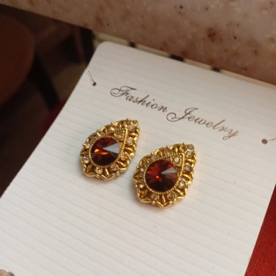 گوشواره طلایی نگیندار