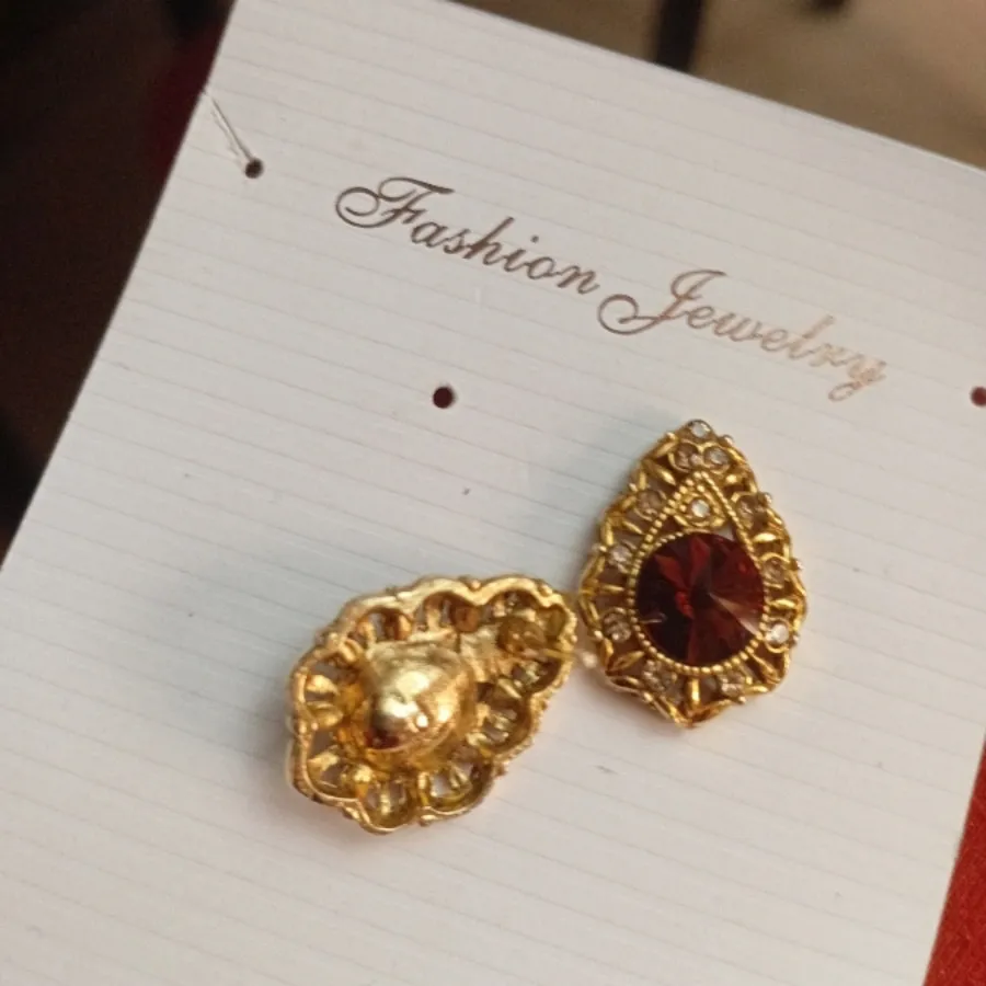 گوشواره طلایی نگیندار