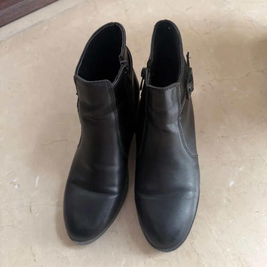 بوت چرم مصنوعی