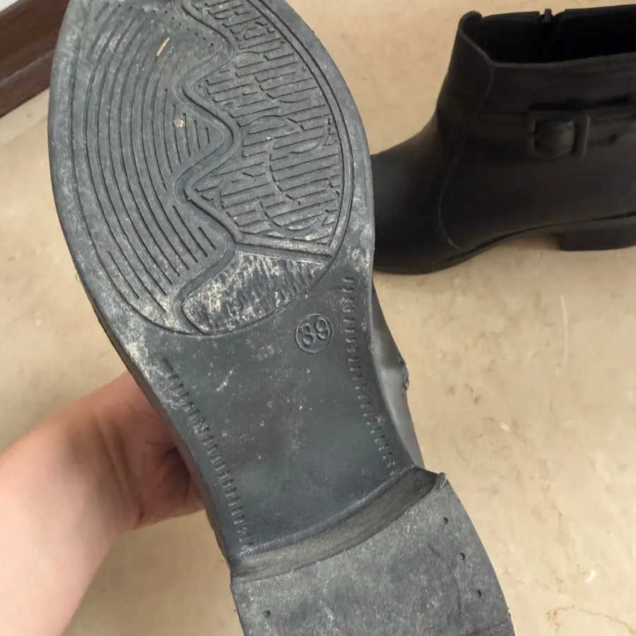 بوت چرم مصنوعی