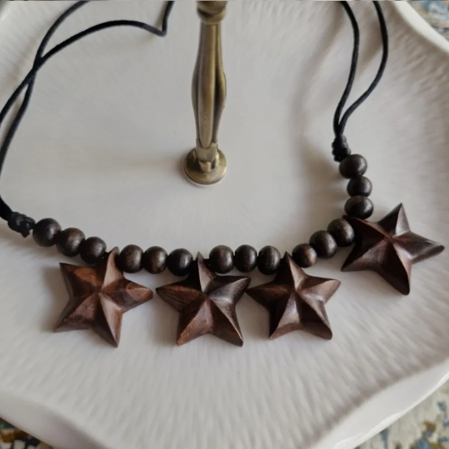 گردنبند چوبی زنانه