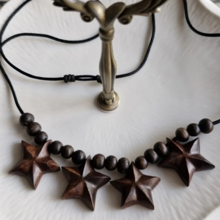 گردنبند چوبی زنانه