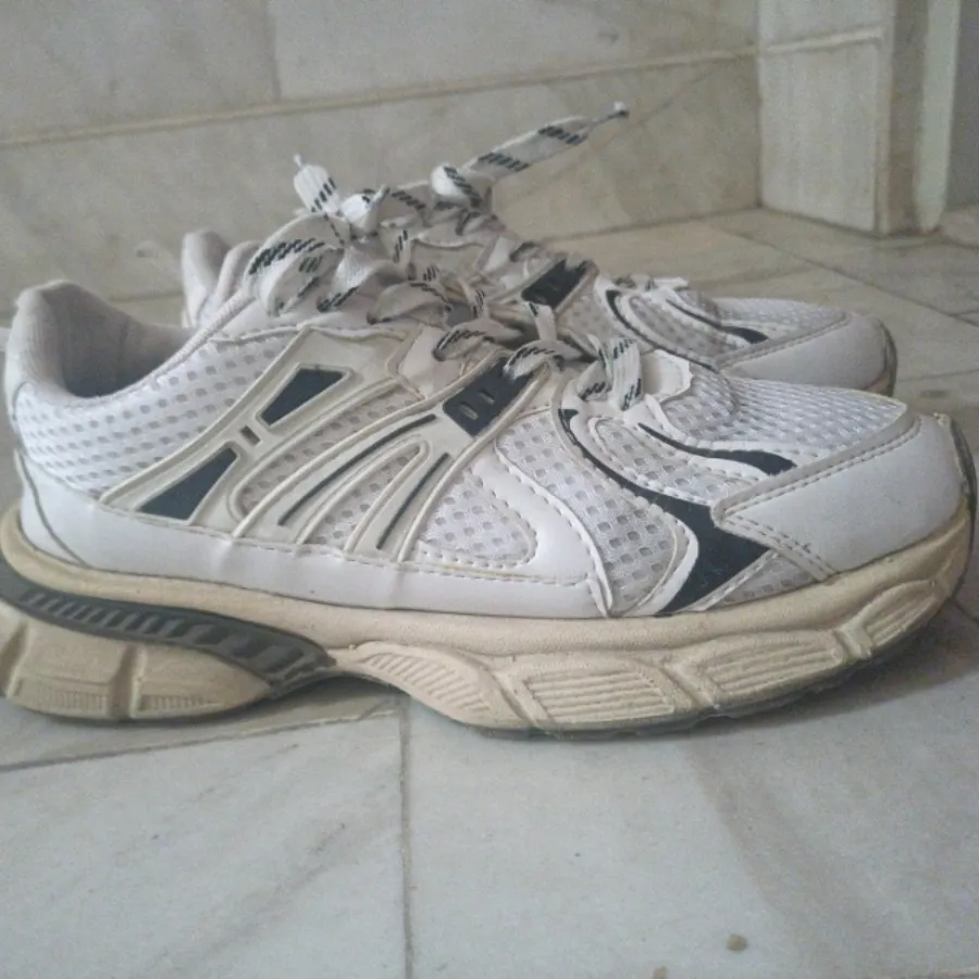 کتونی سفید مدل FWWW