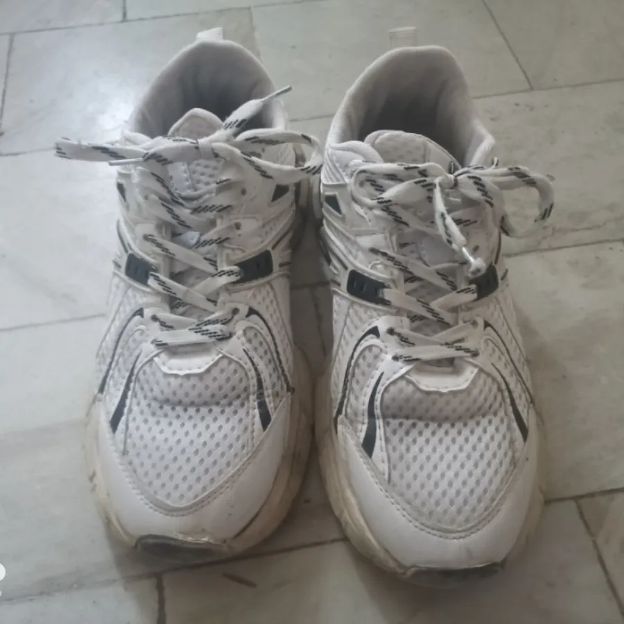 کتونی سفید مدل FWWW