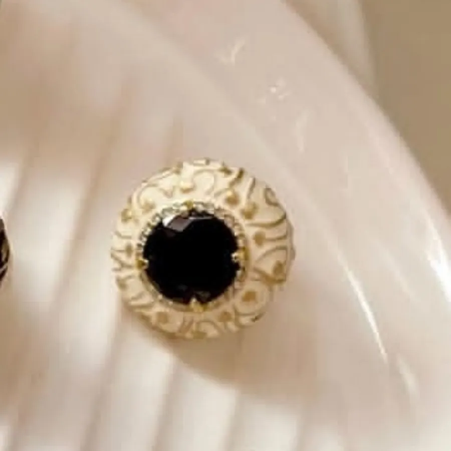 انگشتر درشت برند ونویس