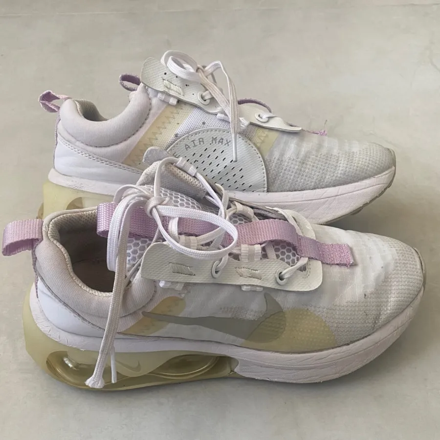 کفش اسپرت زنانه نایک