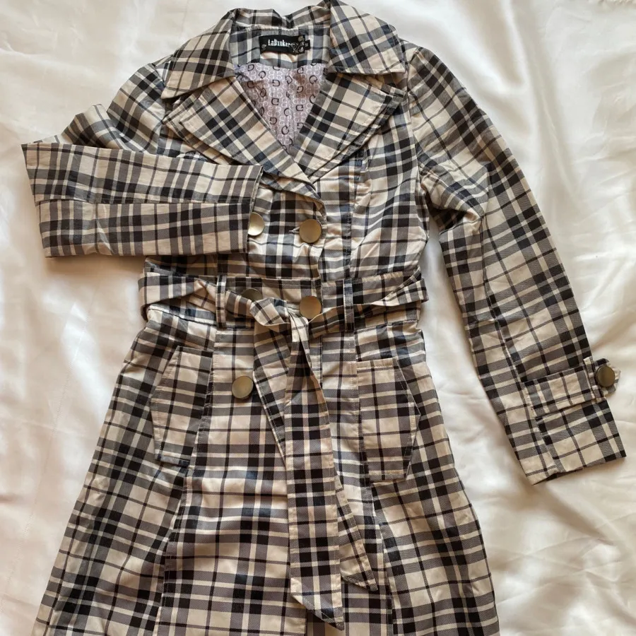 بارانی چهارخونه