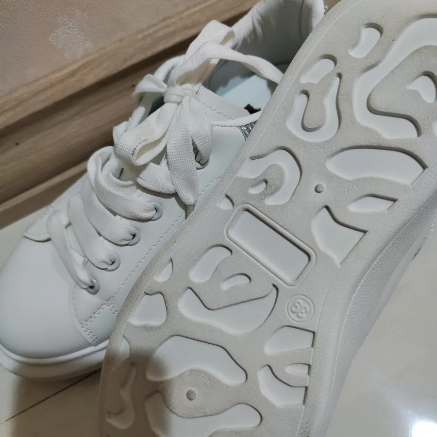 ونس مک کویین نگین دار