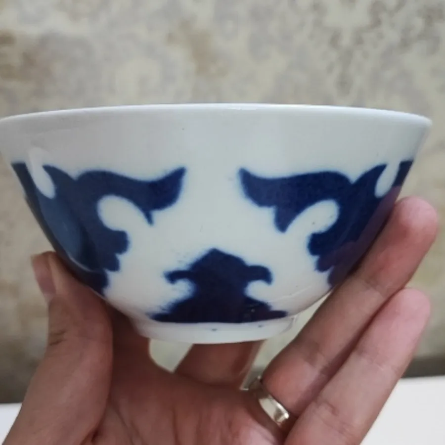 کاسه قدیمی قلم آبی