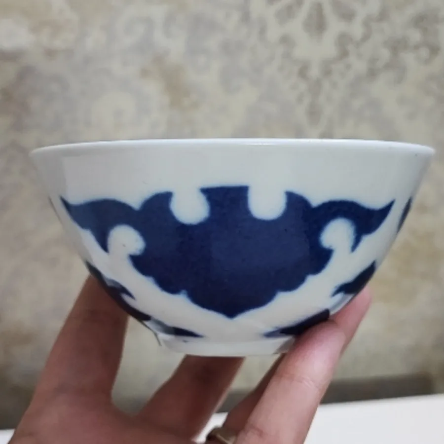 کاسه قدیمی قلم آبی