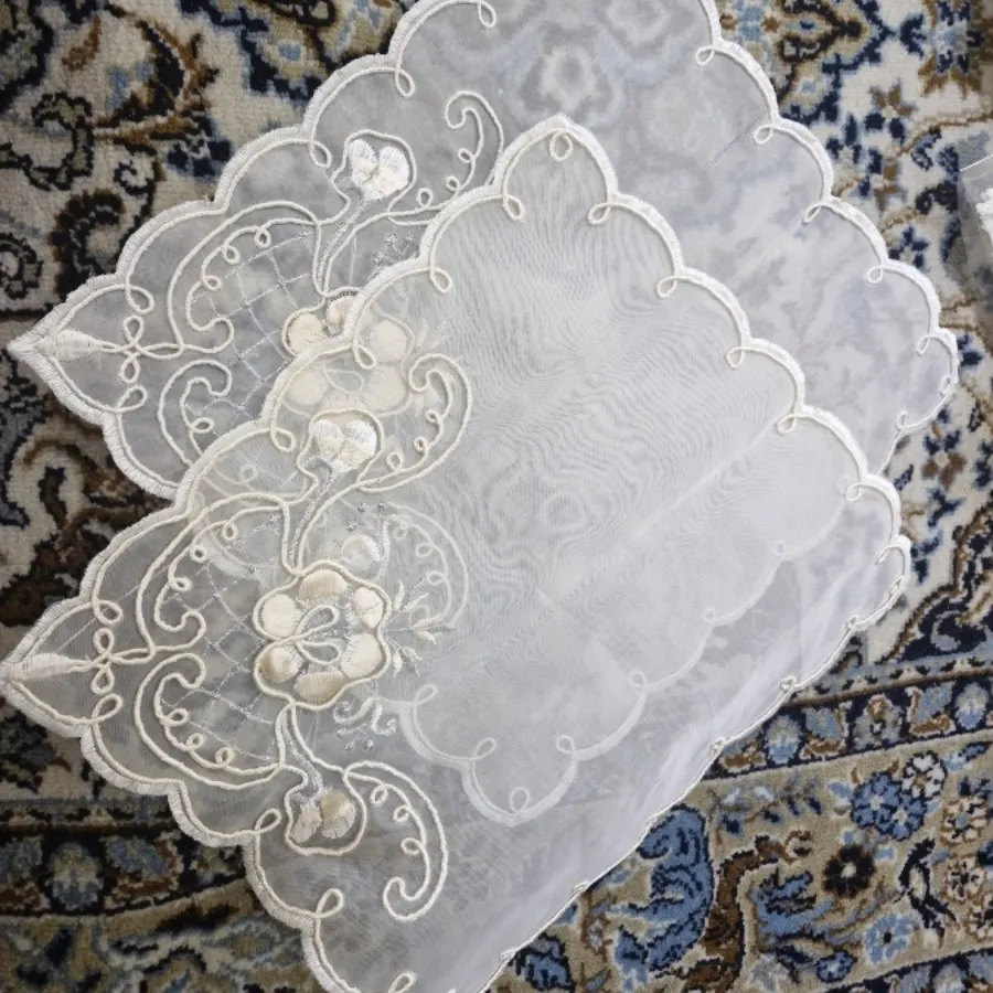 رومیزی حریر با خامه دوزی