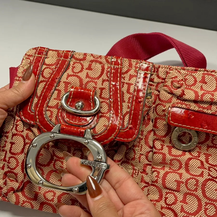 کیف کمری شیک guess