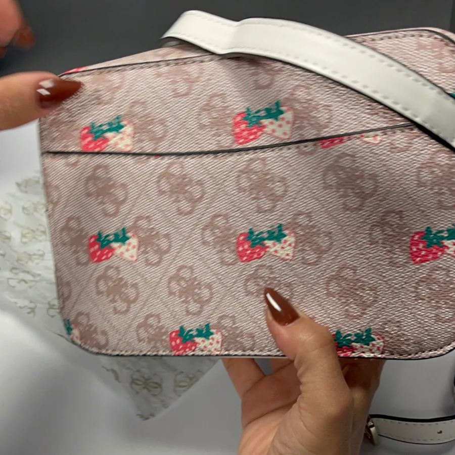 کیف کراس بادی guess