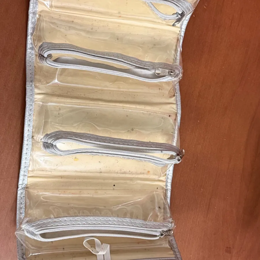 کیف آرایشی رولی