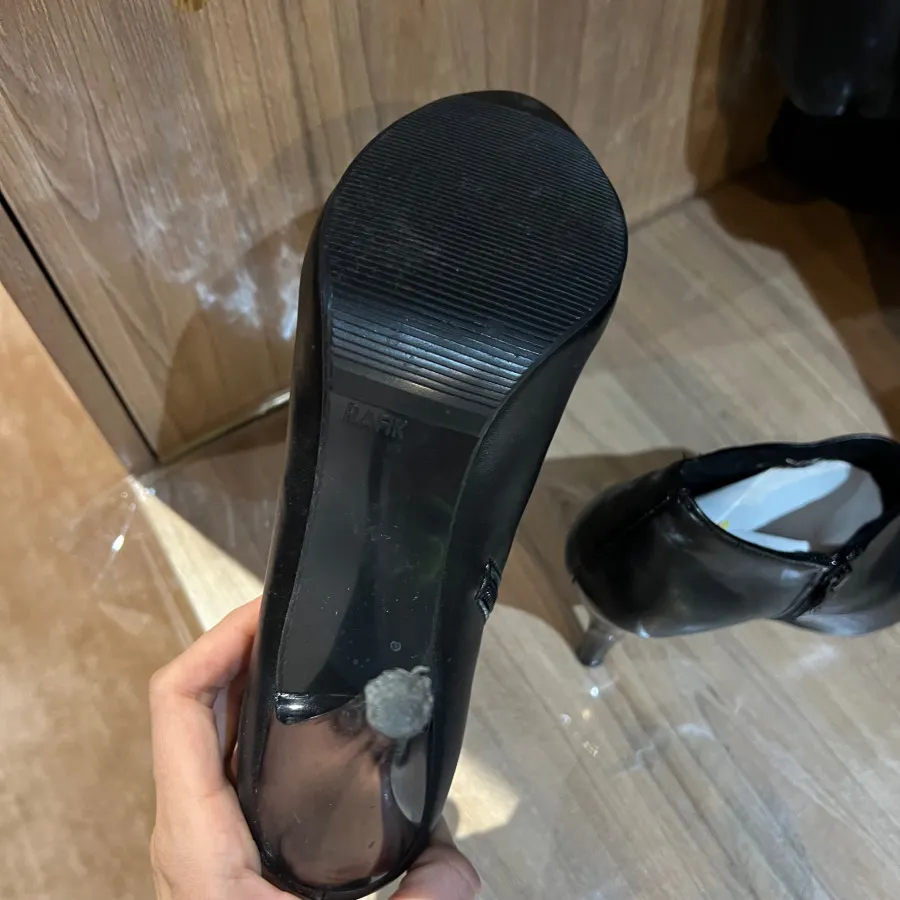 نیم بوت پاشنه دار