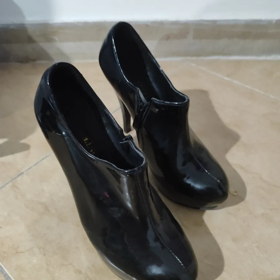 کفش پاشنه ورنی