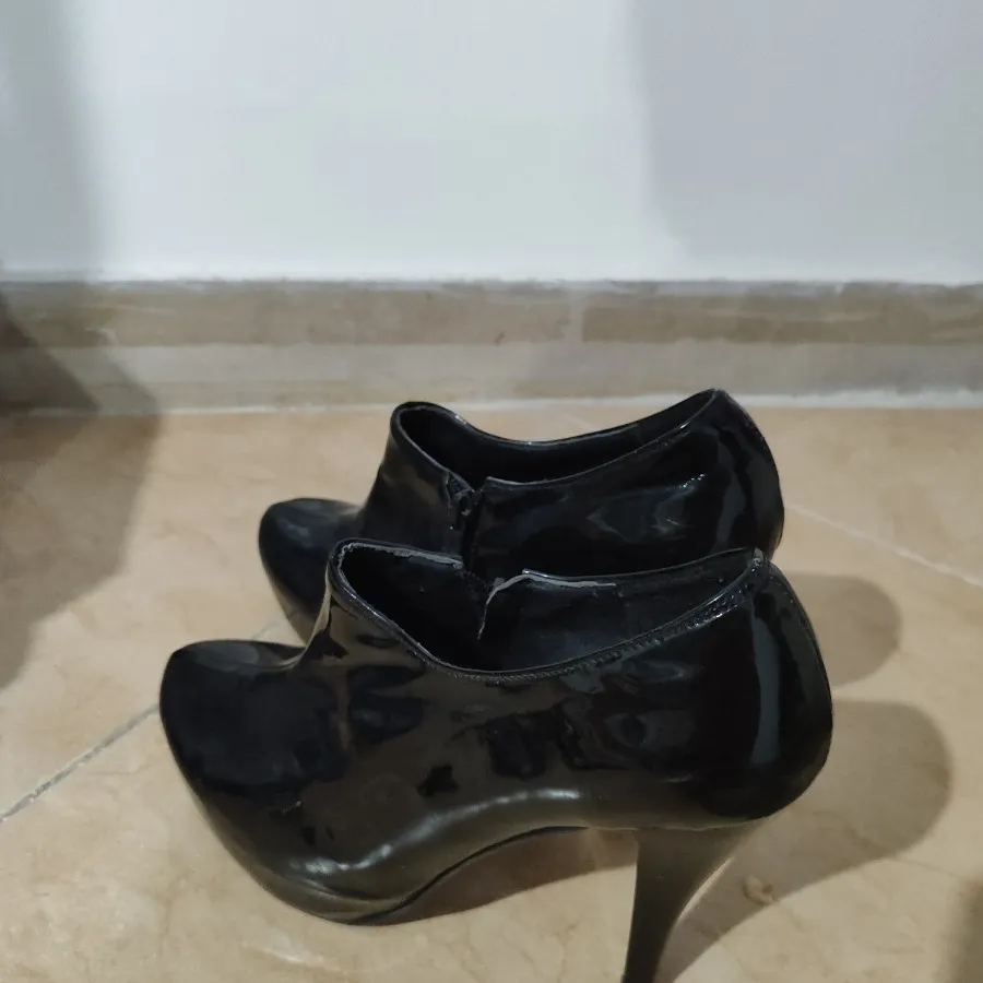 کفش پاشنه ورنی