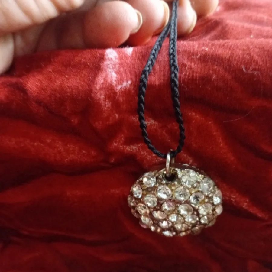 گردنبند با نگین درخشان