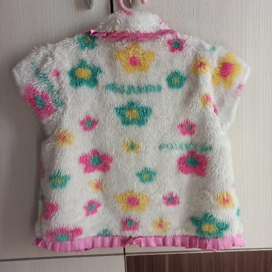 وست پشمی کودکانه