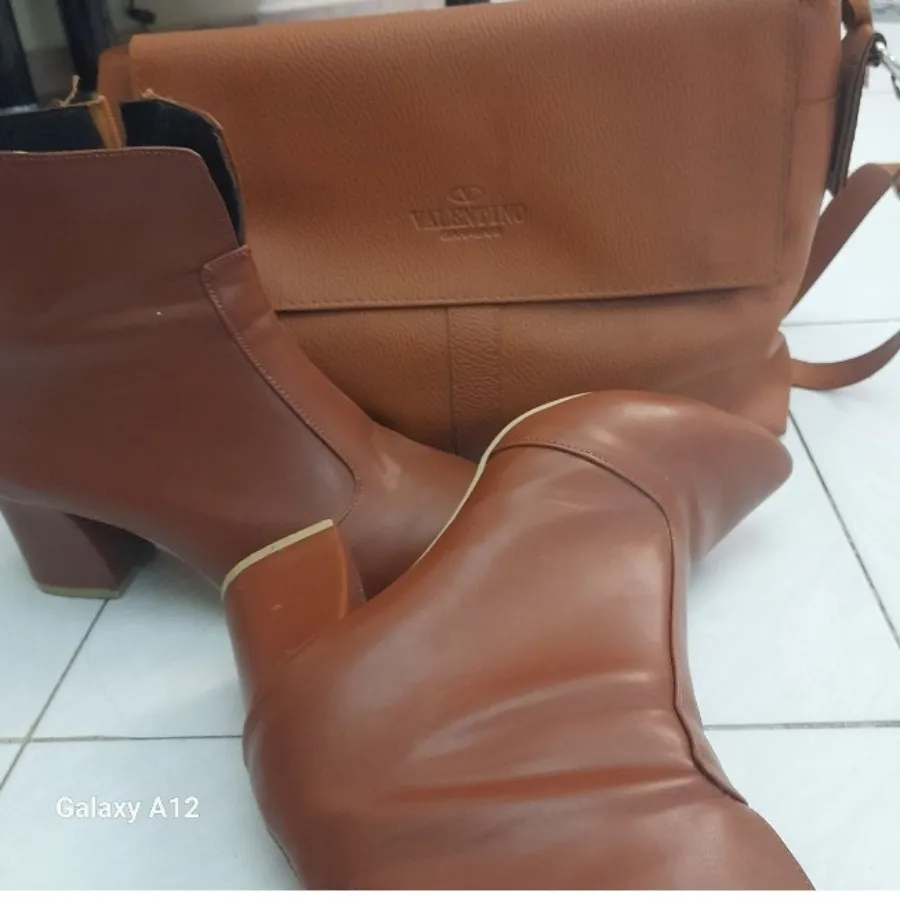 بوت چرم و کیف