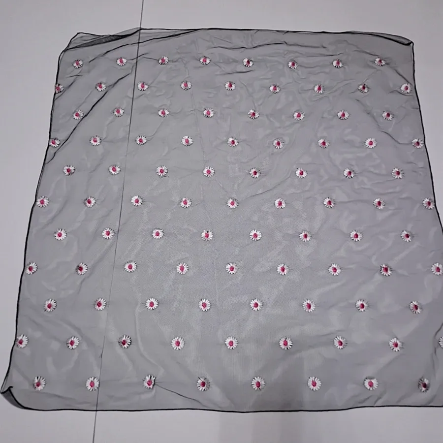 اسکارف گلدوزی