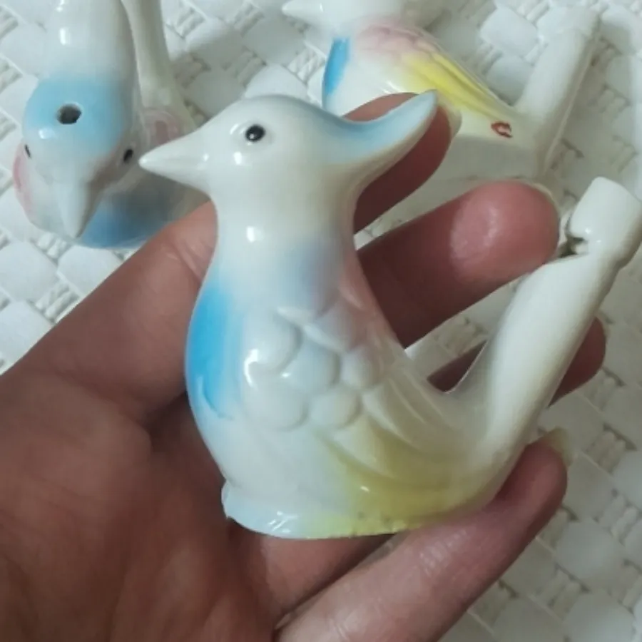 مجسمه پرنده قدیمی