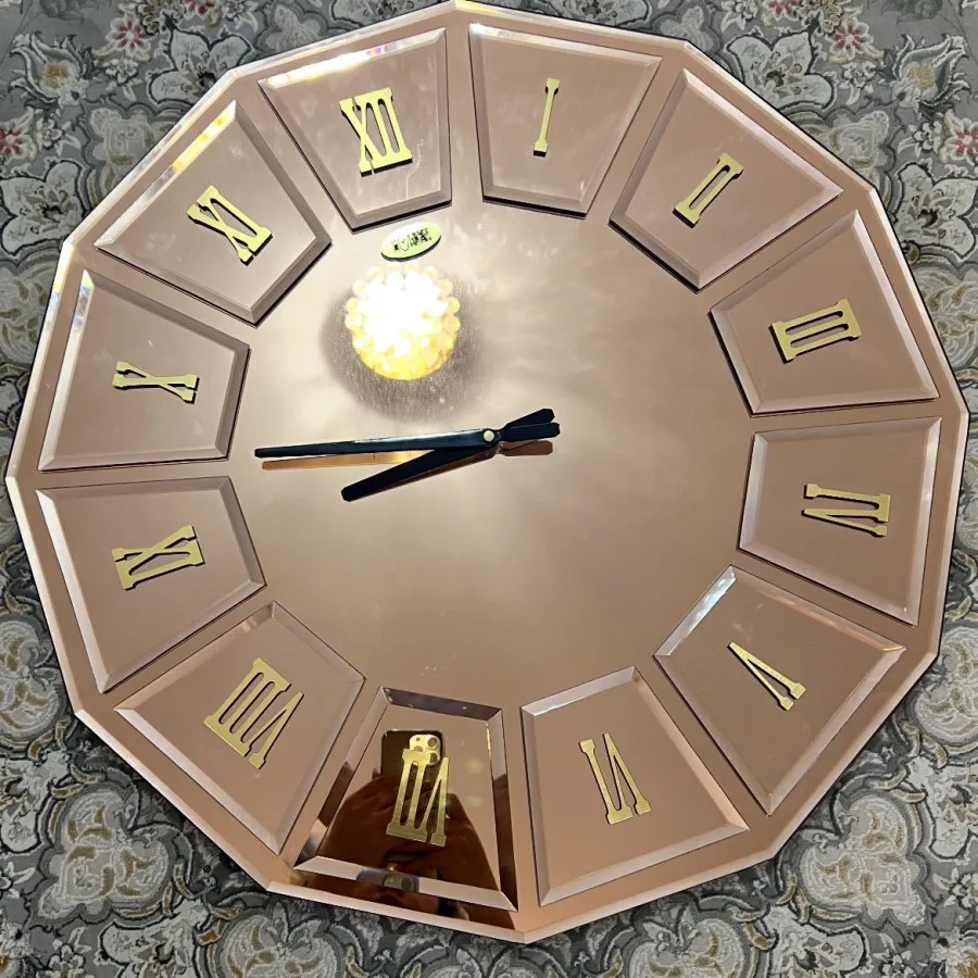 ساعت دیواری