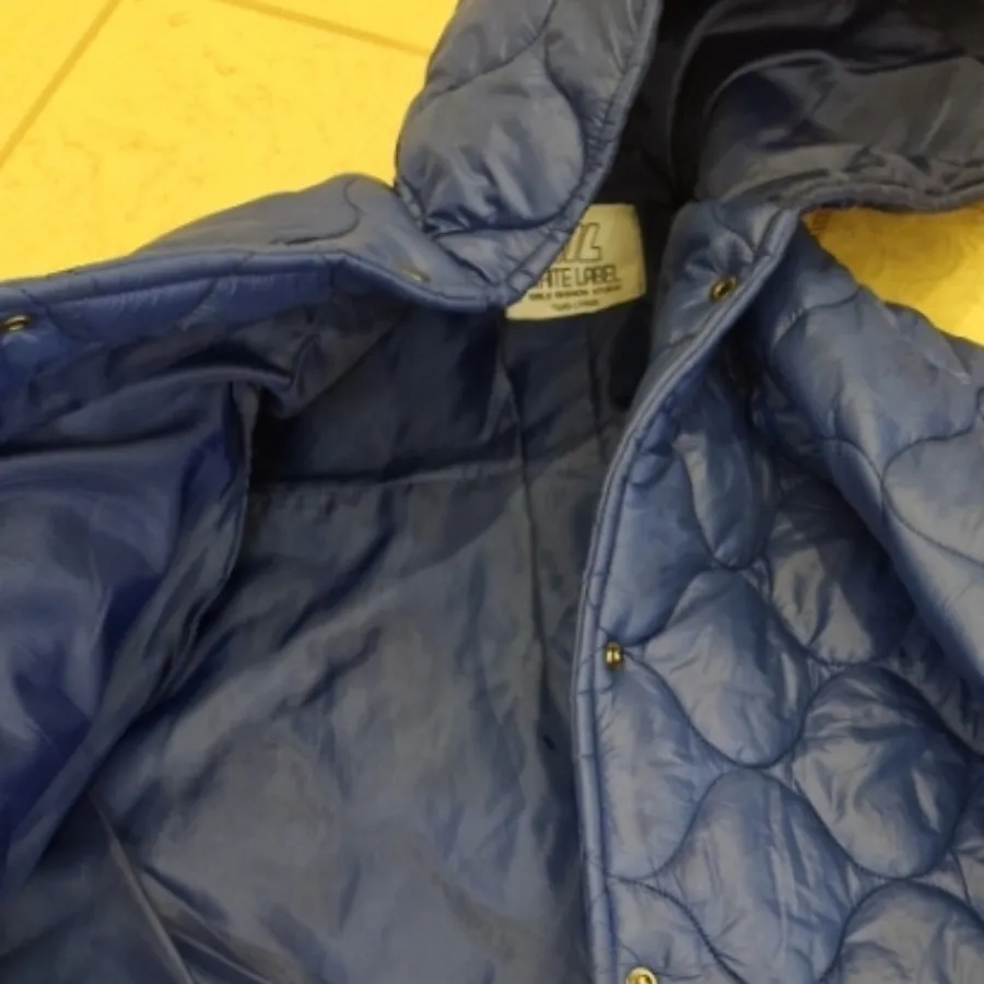 کاپشن کلاهدار