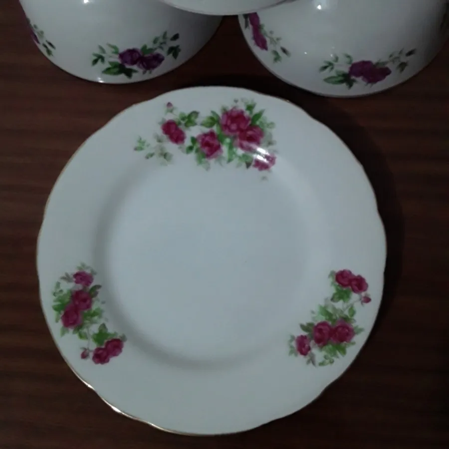 کاسه گل سرخی