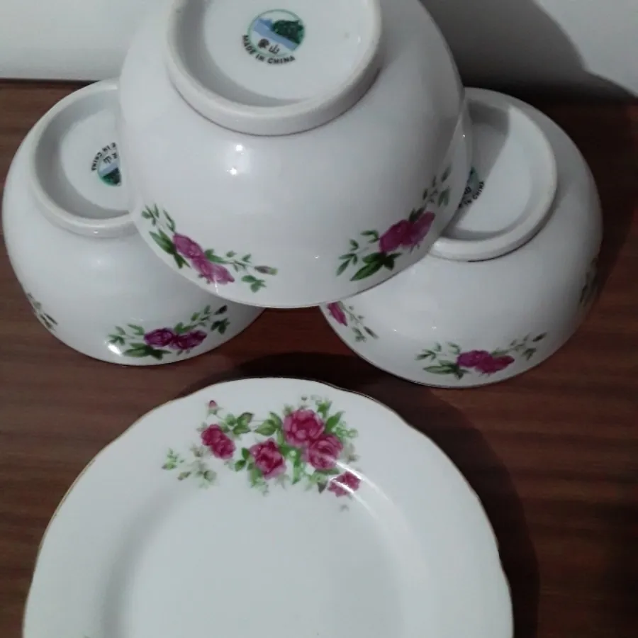 کاسه گل سرخی