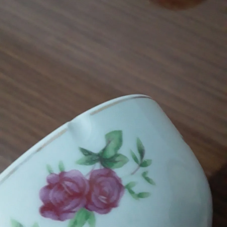 کاسه گل سرخی