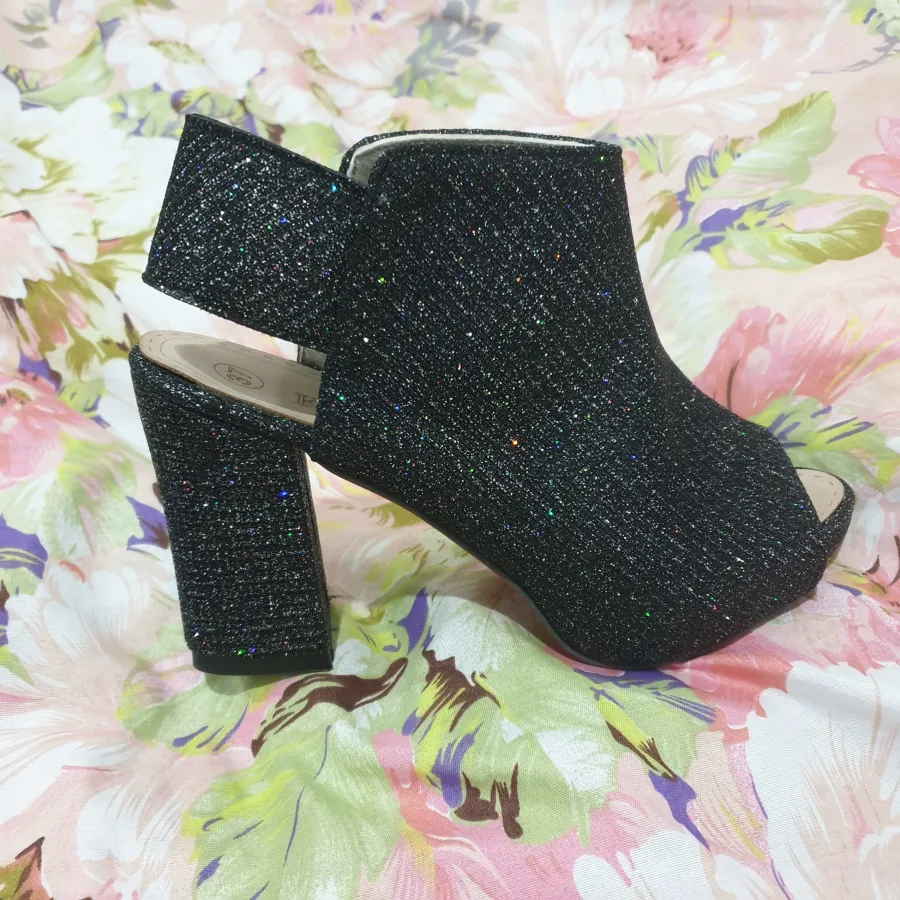 کفش مشکی شاین دار