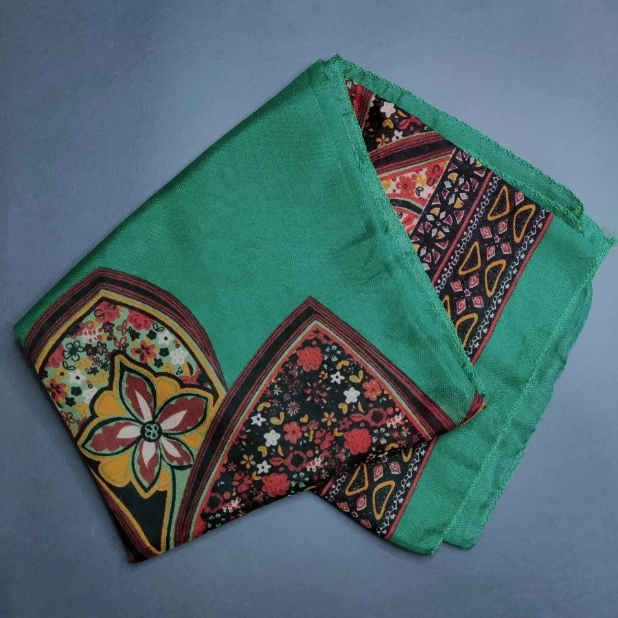 روسری نخی لطیف