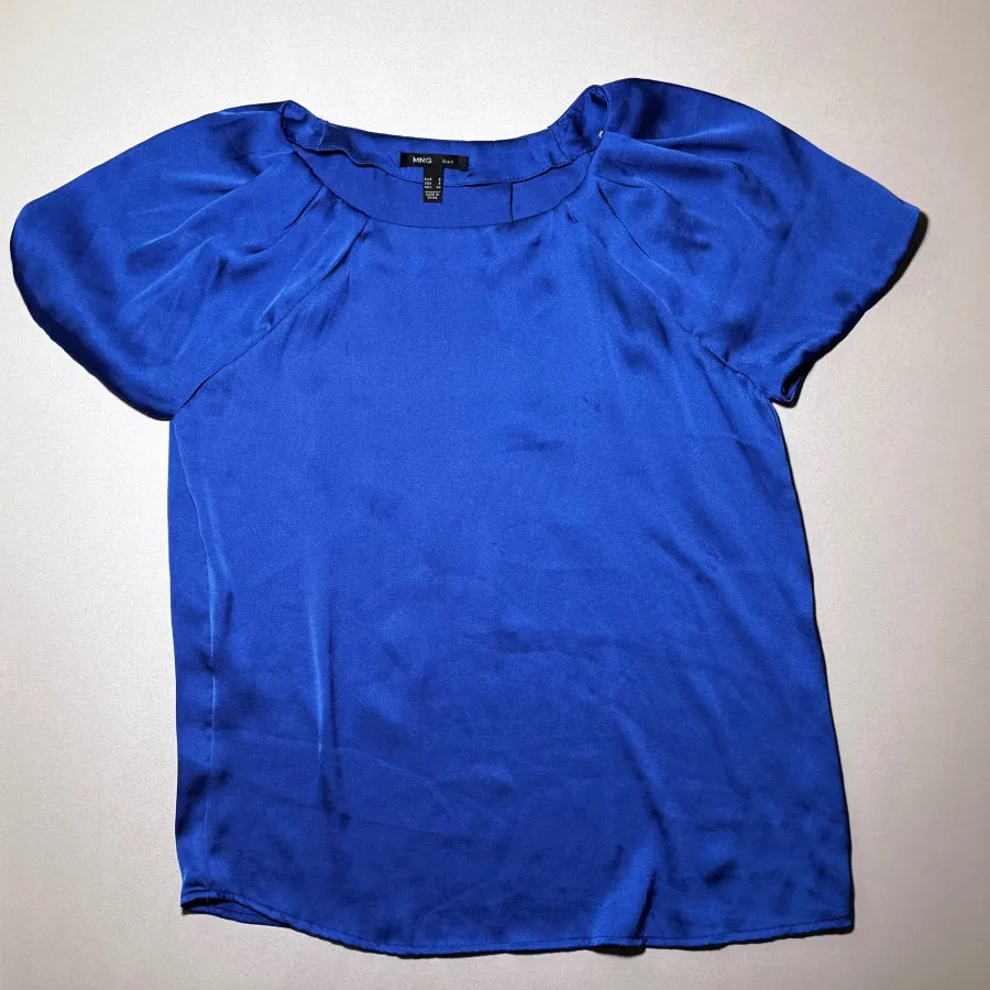 بلوز ساتن آبی کاربنی منگو