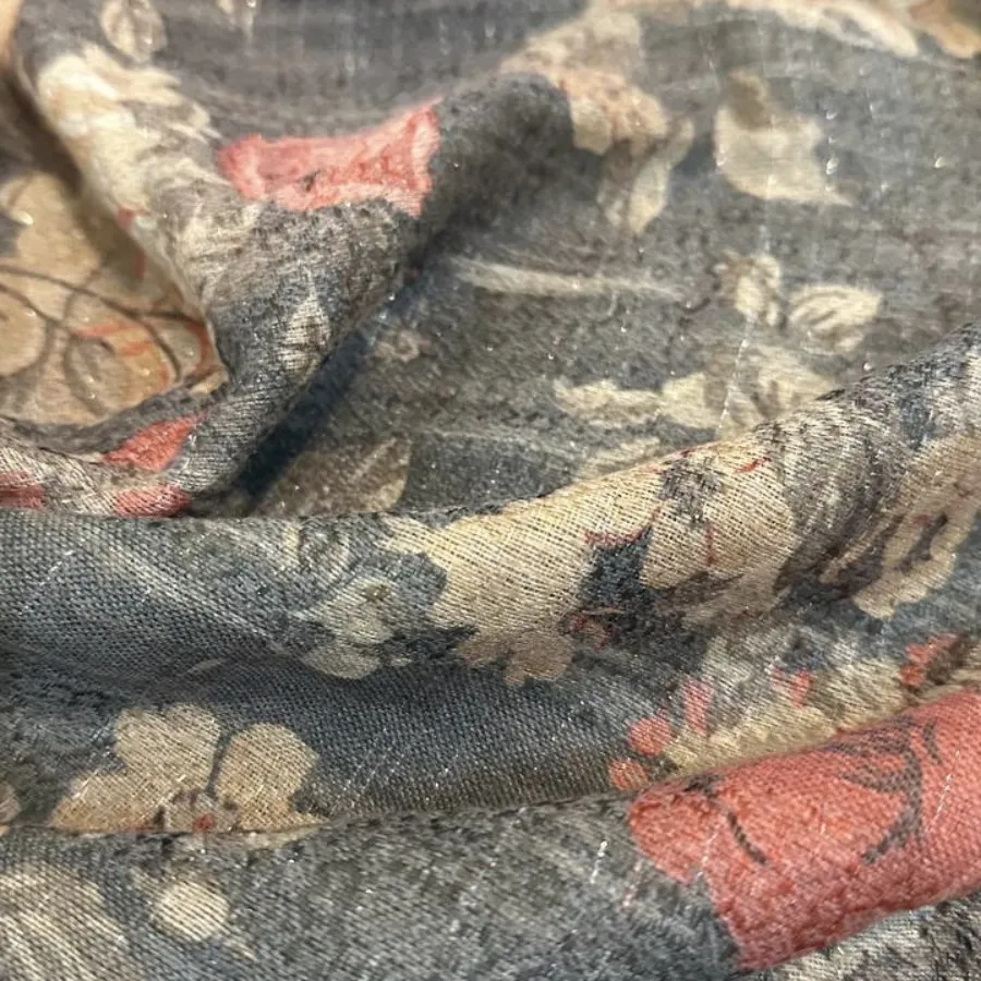 دوتا روسری نخی ضخیم