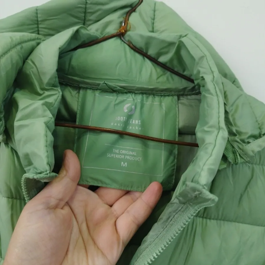 کاپشن جین وست