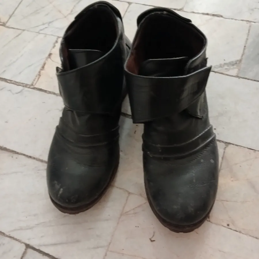 بوت دخترانه طبیعی