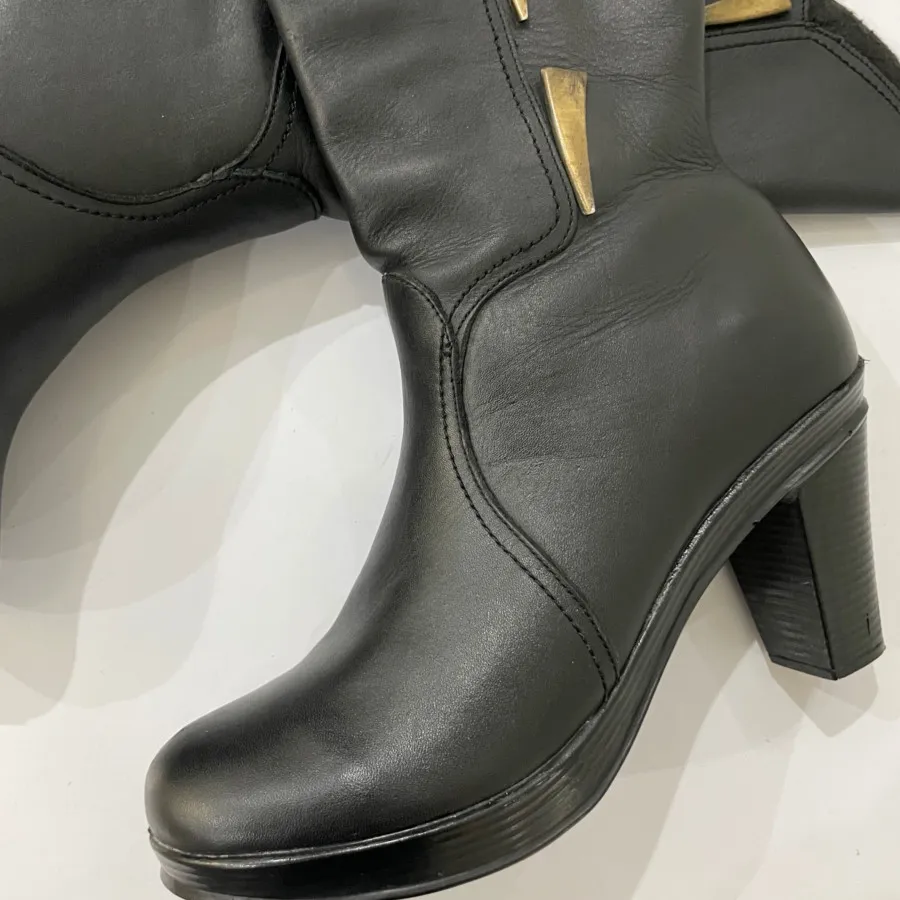 بوت پاشنه دار چرم 40